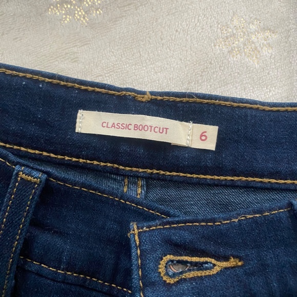 Women’s Levi bootcut jeans - Picture 4 of 4
